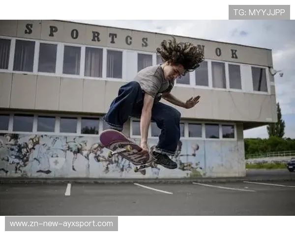 世界滑板学校在青训中融合艺术與运动课程提升学员综合能力，滑板学院